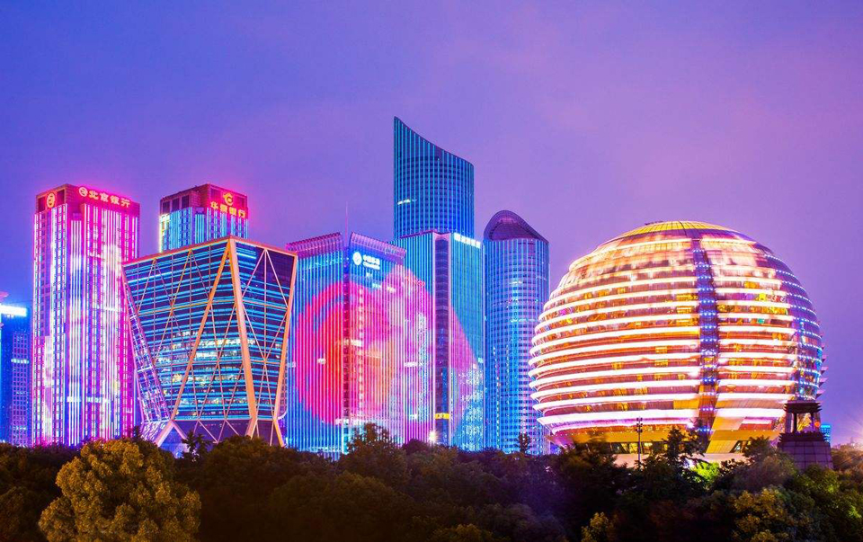 如何設(shè)計樓體亮化工程才能更加突出亮化工程的美？